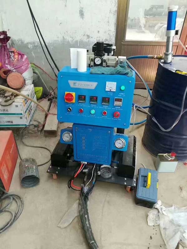 定時定量功能的聚氨酯浮球Q2600D聚氨酯發泡機