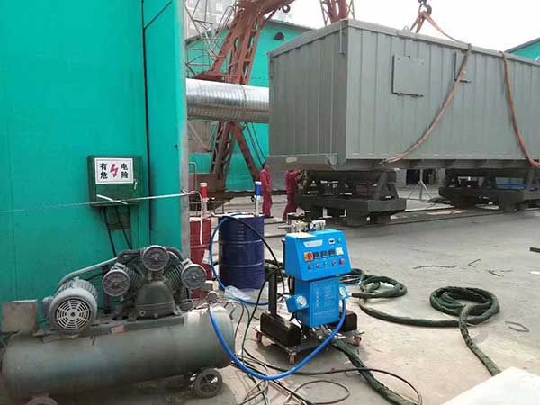 大城縣聚氨酯發泡機移動房屋保溫施工
